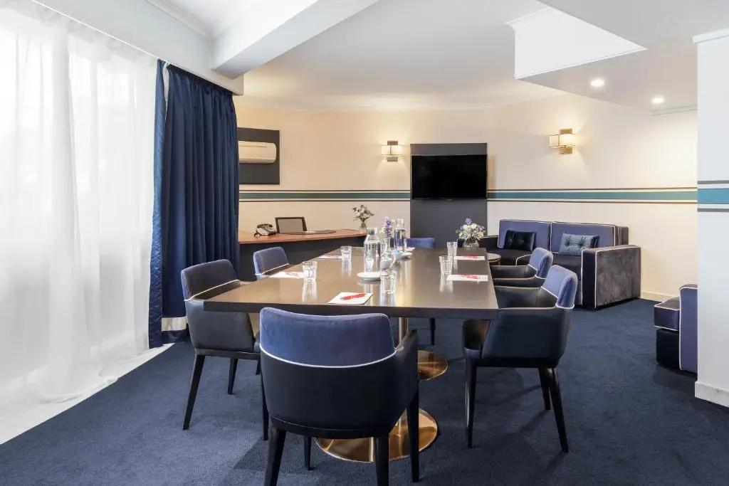 Ramada by Wyndham Diplomat Canberra - Chambres