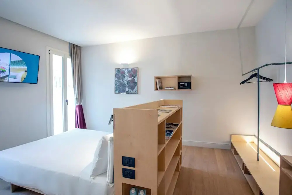 Suite with balcony and with garden view