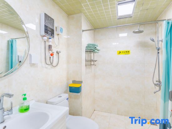 Люкс с 2 комнатами с видом на море в Rizhao Shuohai Seaview Homestay (Wanpingkou Branch)