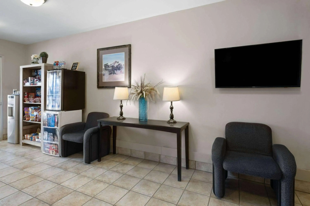 Travelodge by Wyndham Fort McMurray - фото 9