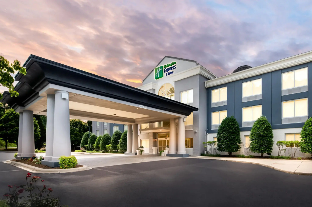 Holiday Inn Express & Suites Sylva - Western Carolina Area by IHG