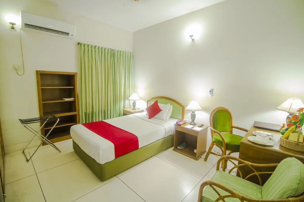 1 Bedroom Deluxe Single room with balcony and with city view