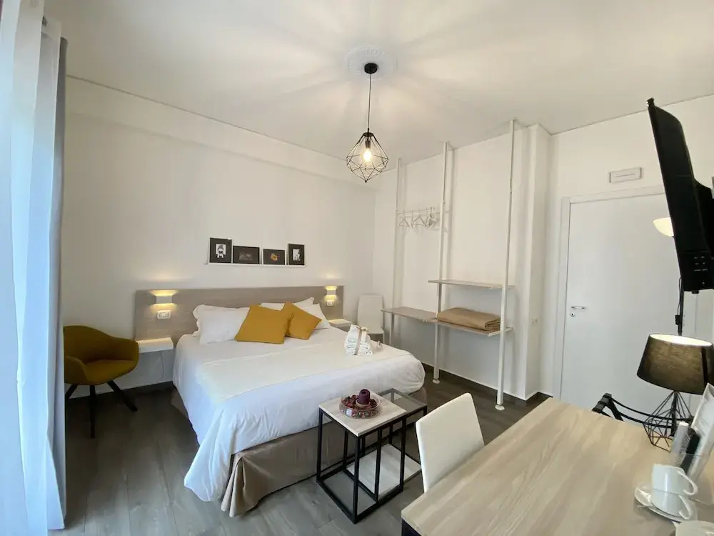 Standard Double room with balcony (full double bed)