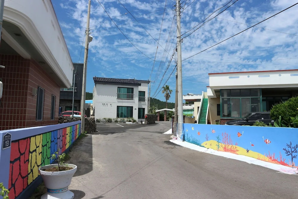 Blue Island Guesthouse - Hostel