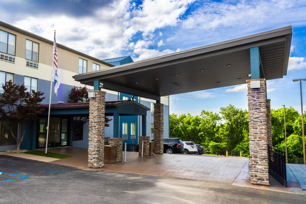 Holiday Inn Express Osage Beach - Lake Of The Ozarks by IHG