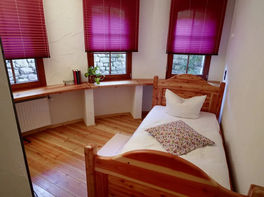 Economy room