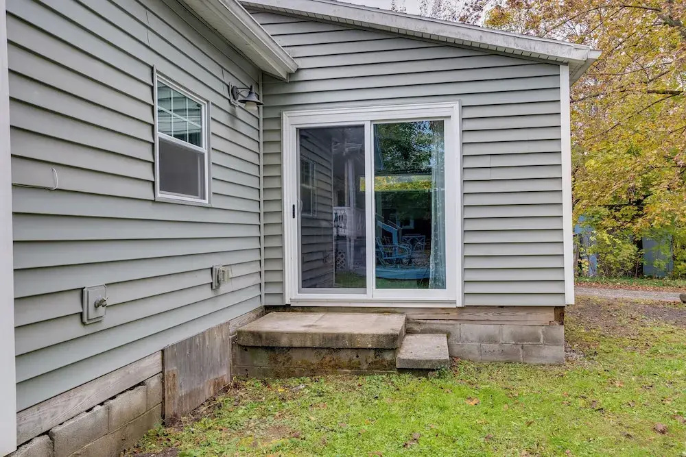 Walk to Lake! Pet-friendly Cottage in Honeoye
