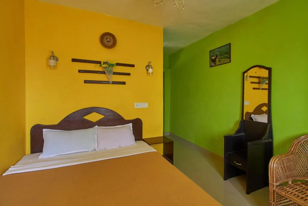Standard Double room (full double bed)