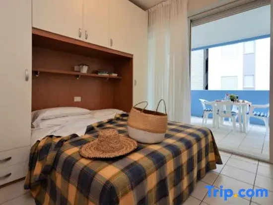 Charming Flat 150m from the Beach