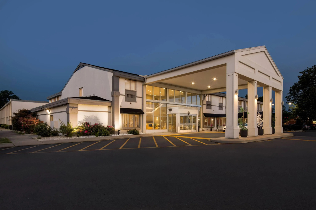 Days Inn by Wyndham Columbus East Airport