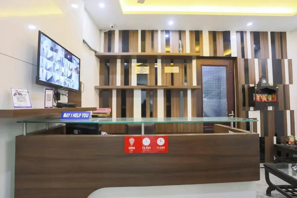 Hotel Sanfot by OYO Rooms