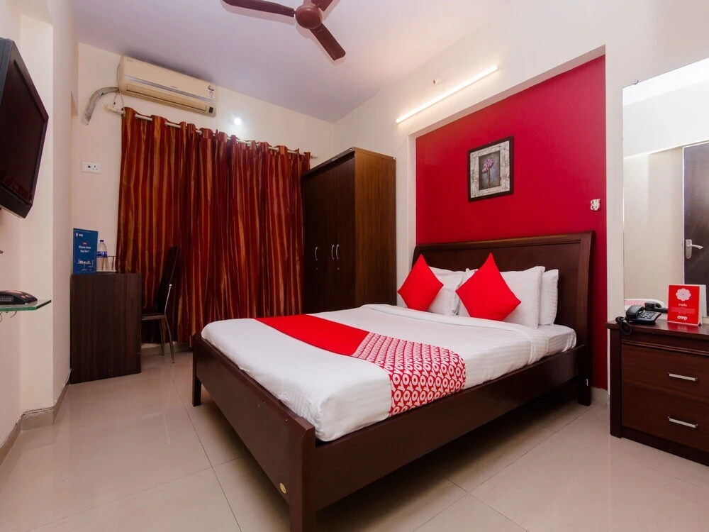 OYO 12082 Om Apartment
