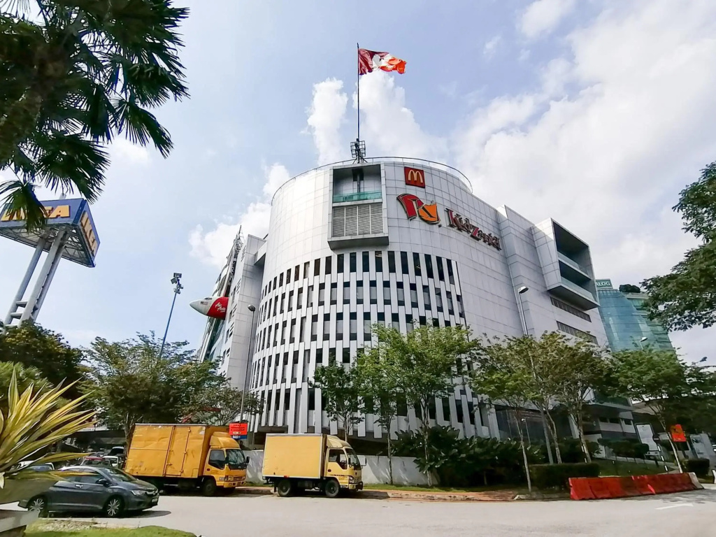 Crown8 Suite (Sunrise & City View)@Empire City