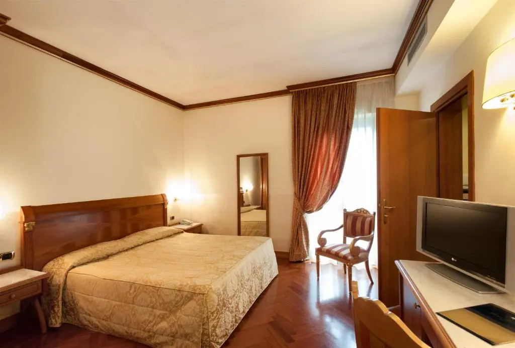 Standard Double room (full double bed)