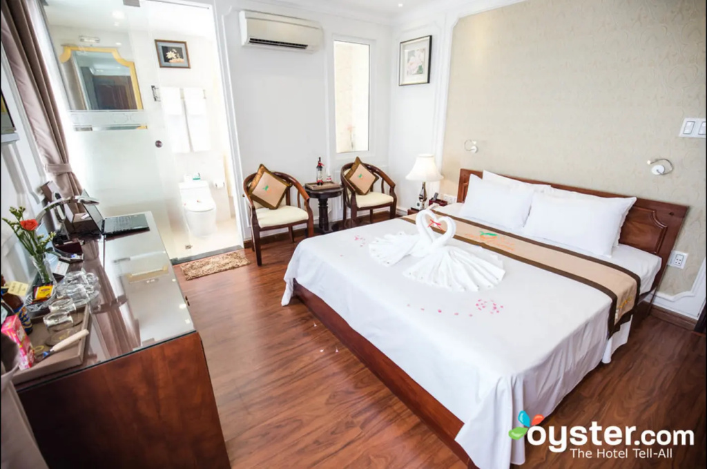 Double Suite (full double bed)