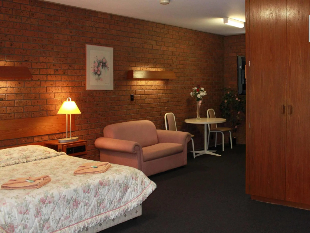 Standard Double room (full double bed)