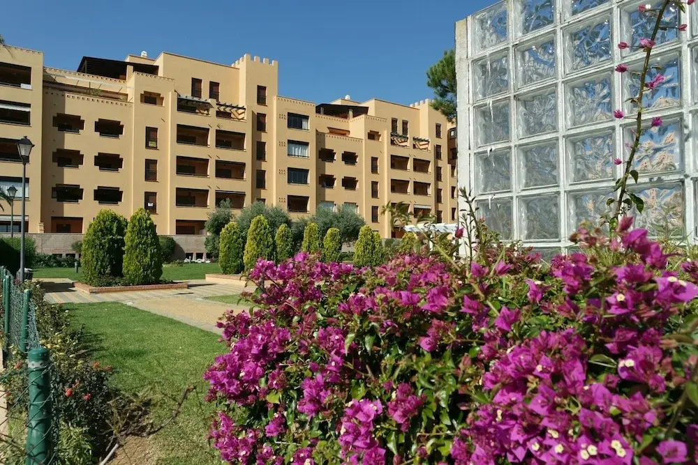 2-bedroom Apartment Near sea