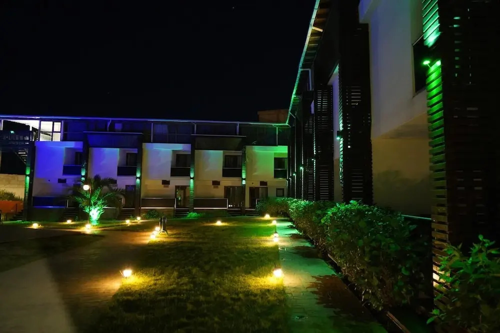 Mad Sea Hotel