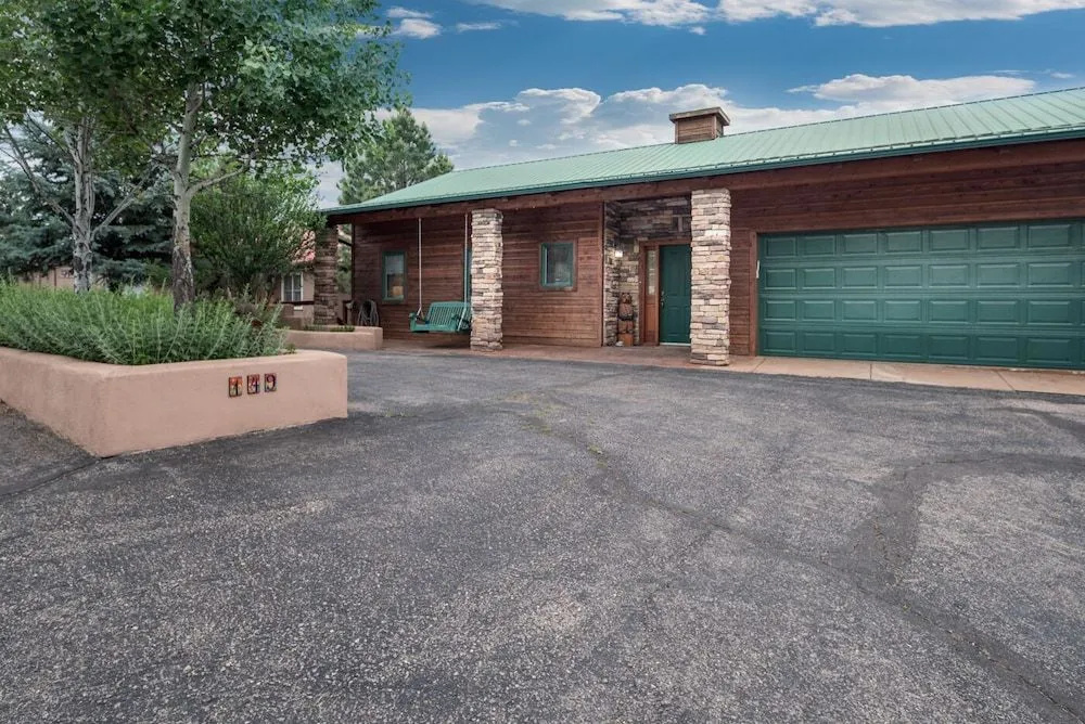 Robins Nest by Ruidoso Vacation Rentals