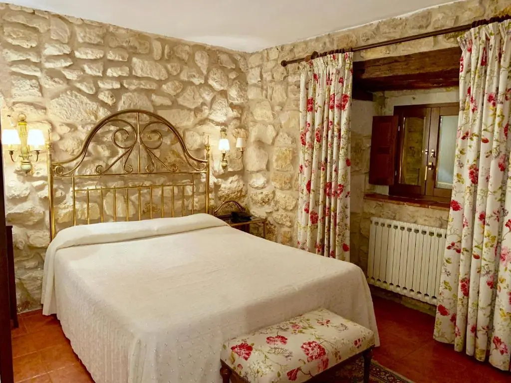 Hotel Tres Coronas de Silos - Chambres