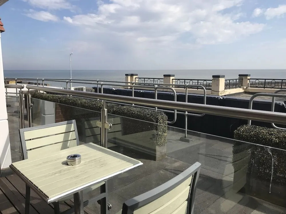 Pier Hotel - Général
