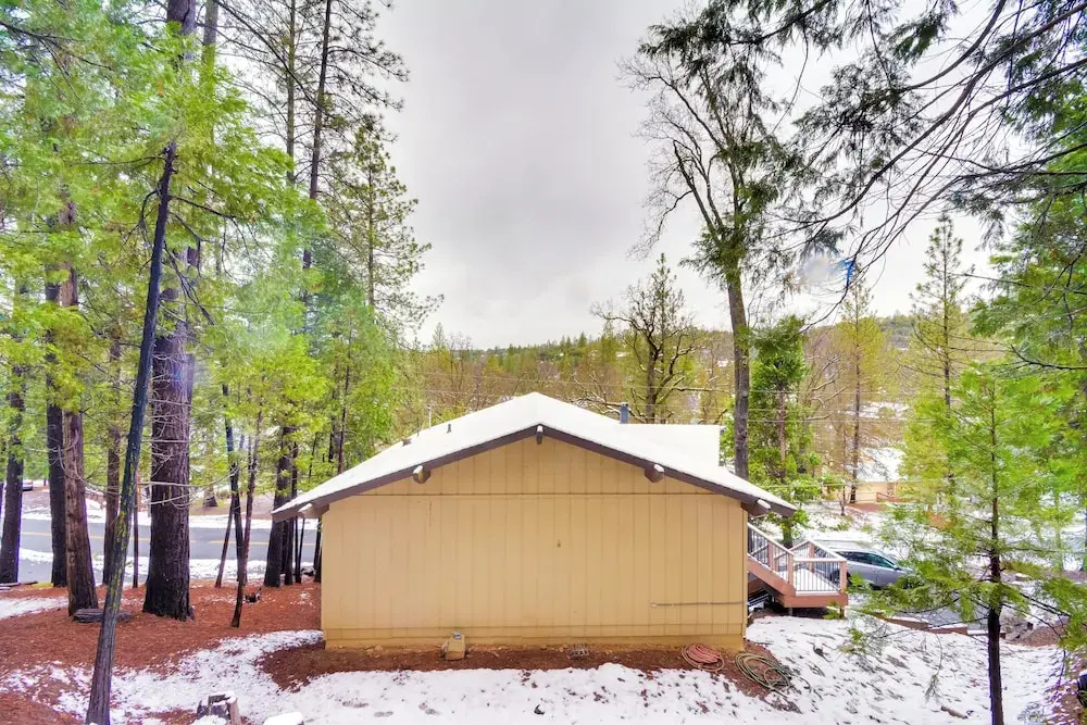 Enchanted Woodland Cabin Near Yosemite w/ Fire Pit
