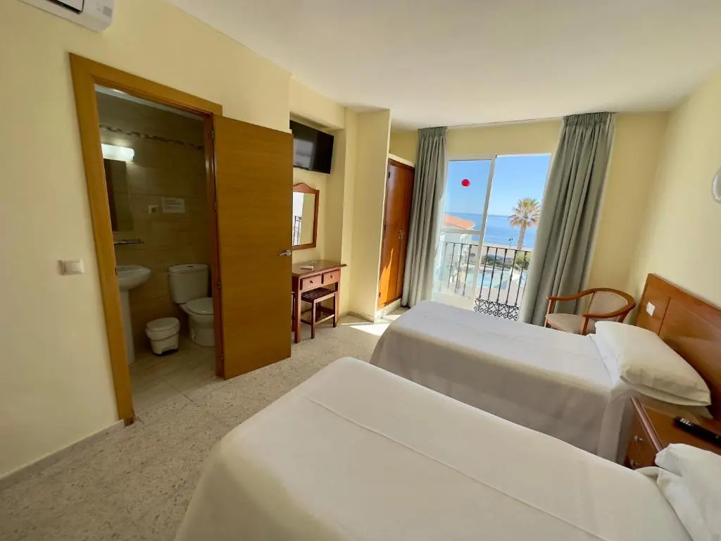 Standard Double room with sea view (full double bed)
