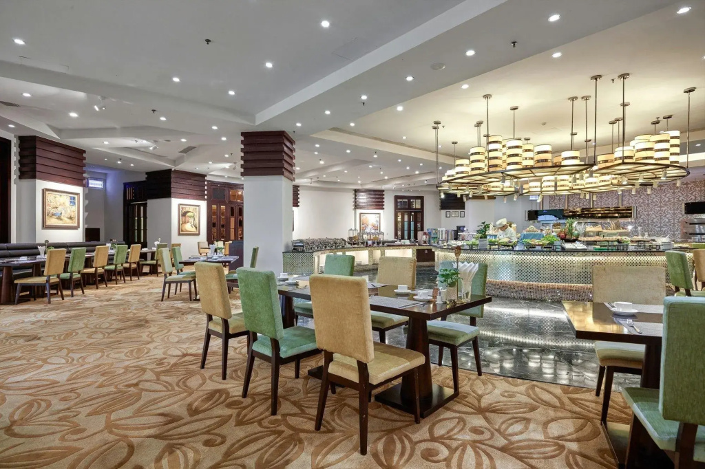 Food & Beverage