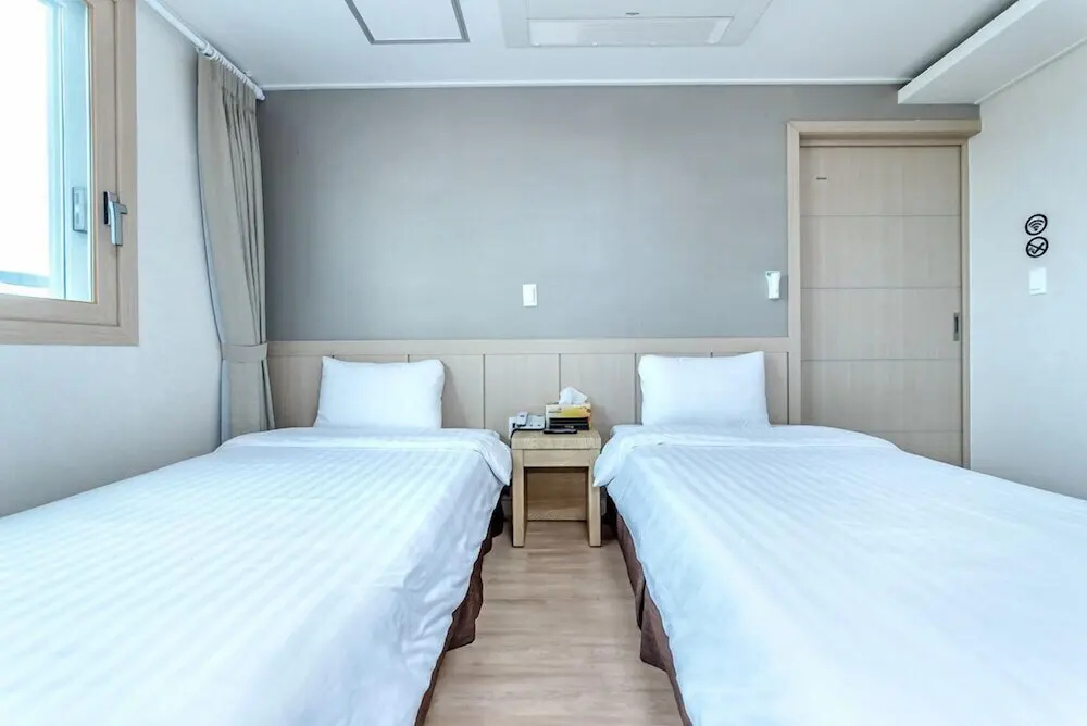 Jungmoon J Hill & City Hotel - Chambres