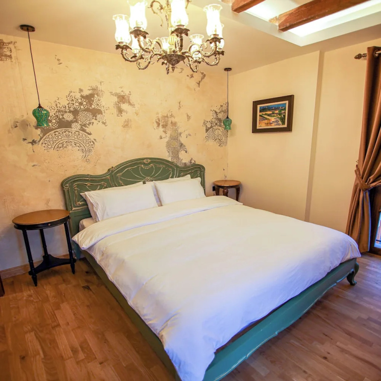 Deluxe Double room with city view (full double bed)