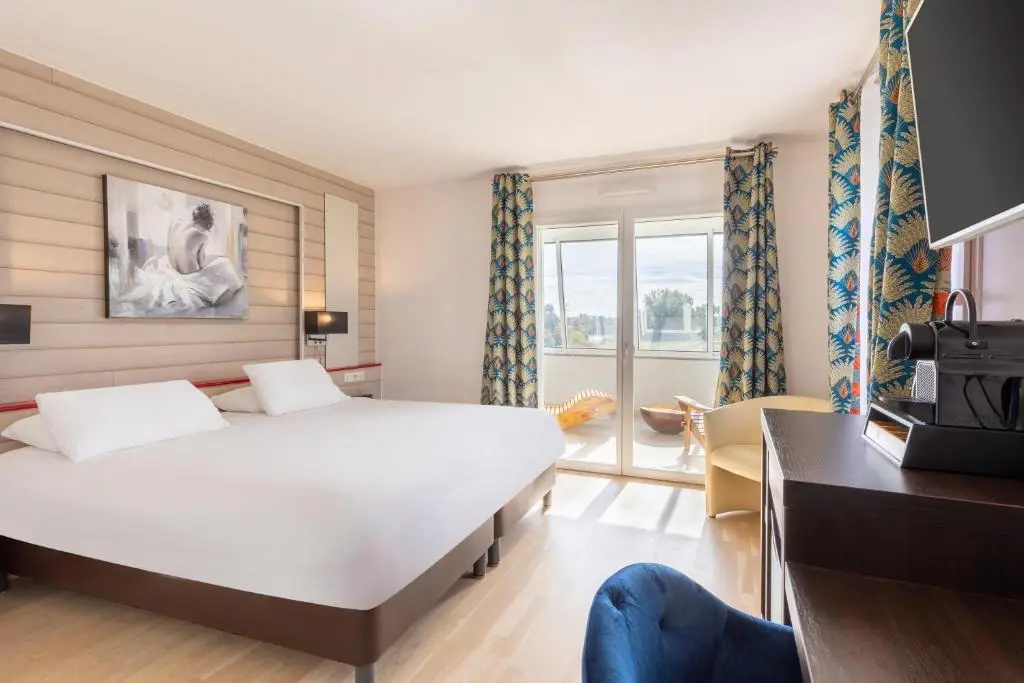 Executive Double room (full double bed)