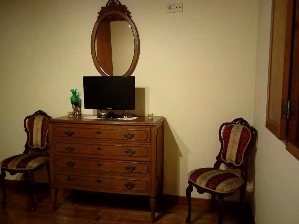 2 Bedrooms Cottage