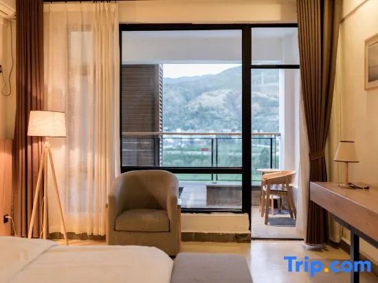 Standard Double room with balcony (full double bed)