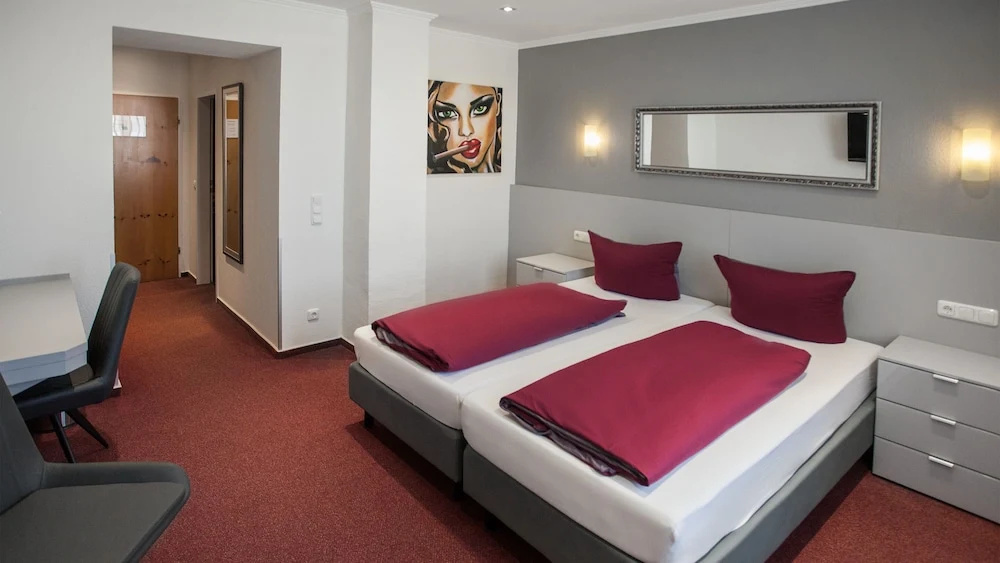 Classic Double room (full double bed)