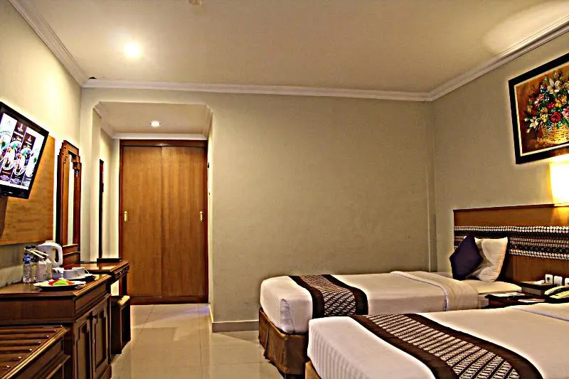 Cakra Kembang Hotel - Chambres