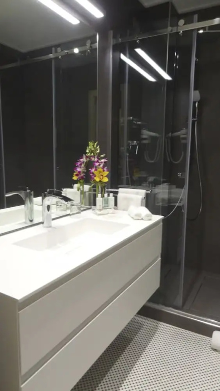 Superior Double room with city view (full double bed)