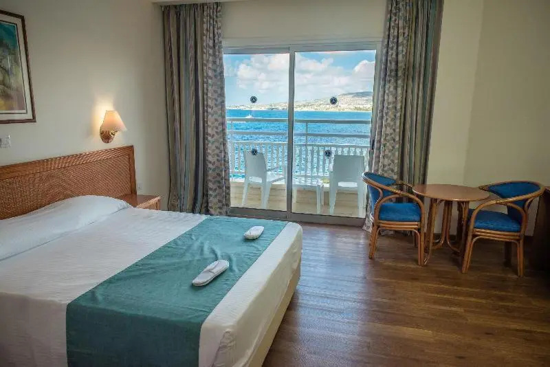 Cynthiana Beach Hotel - Chambres