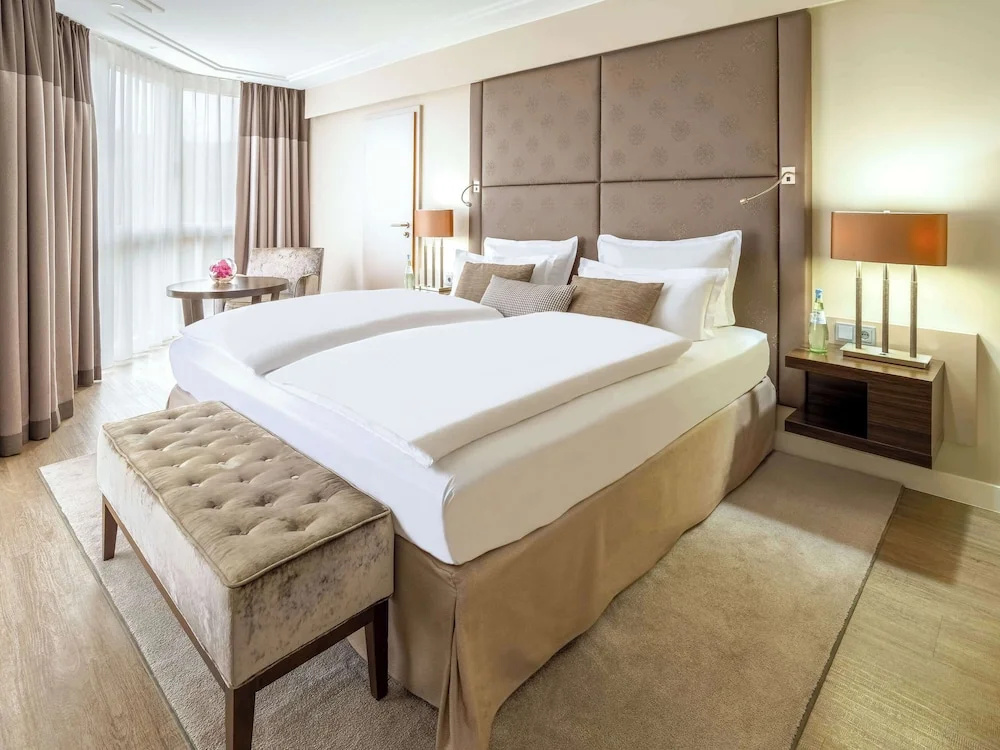Double Junior Suite (full double bed)