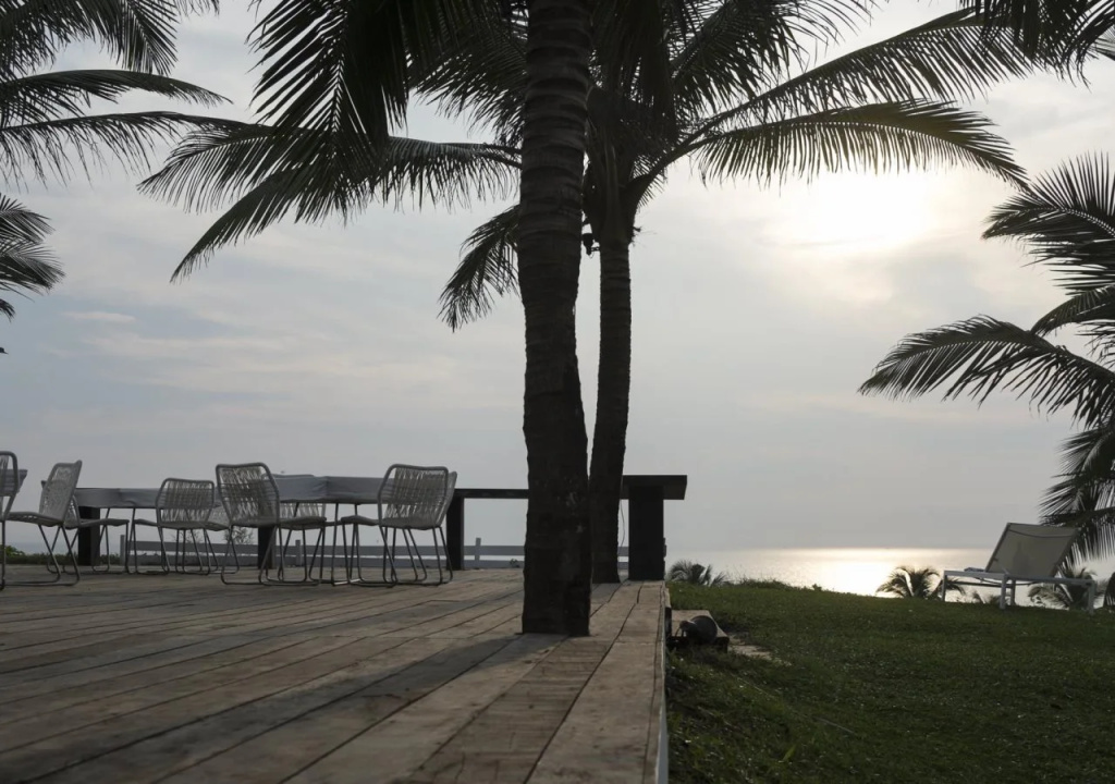 Beach & Waterfront