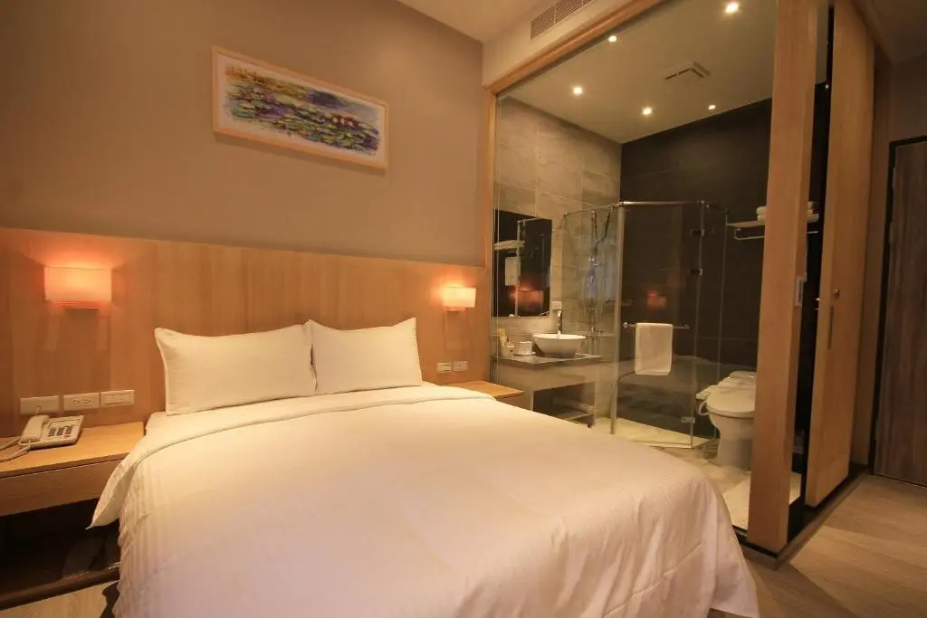 Standard Double room (full double bed)