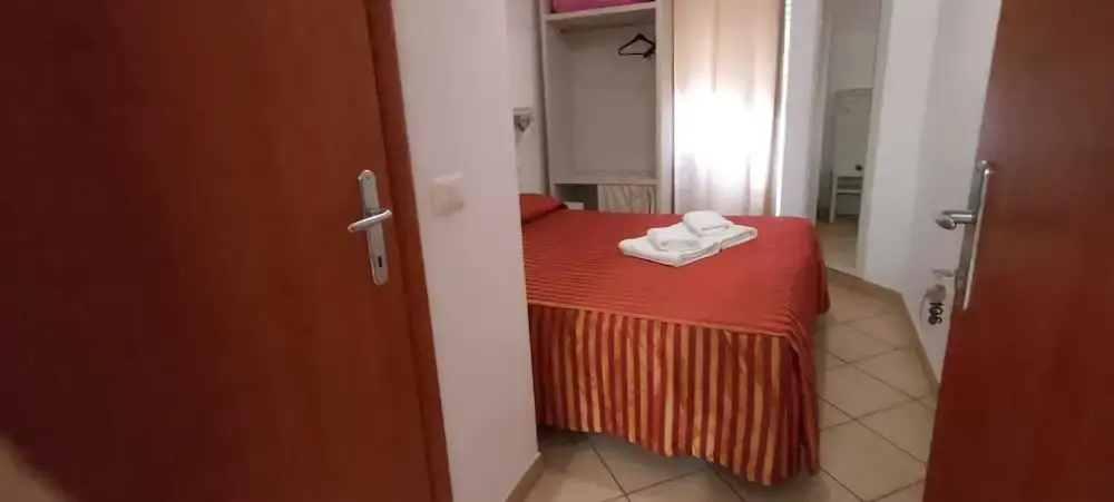 Economy room