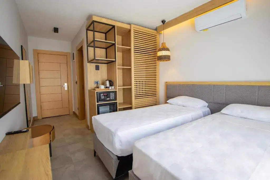 Standard Double room with balcony (full double bed)