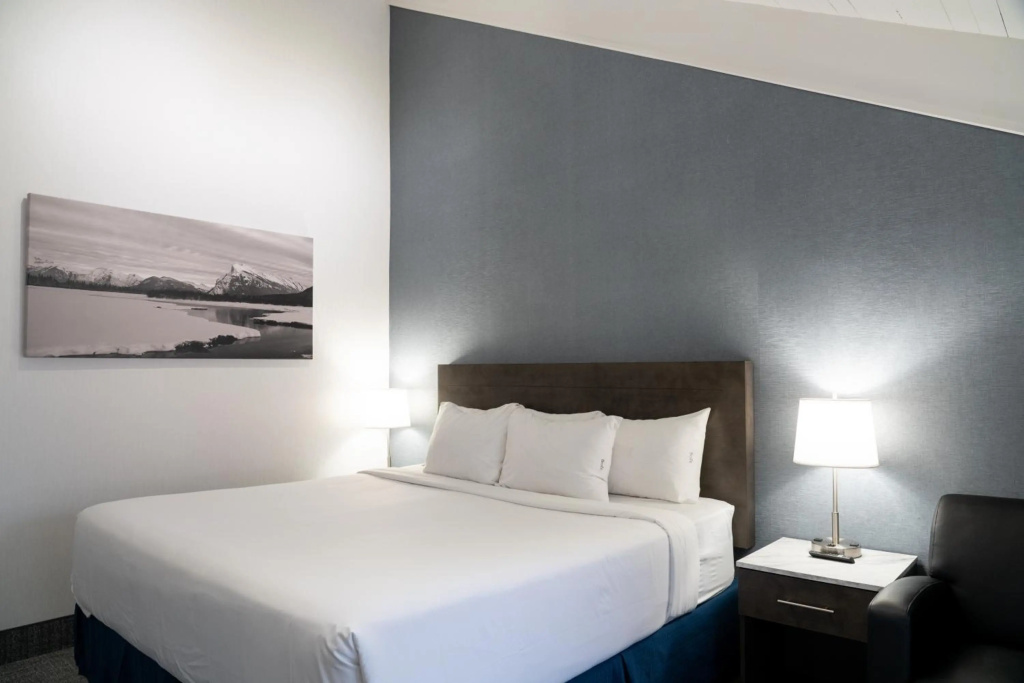 Red Carpet Inn — 4