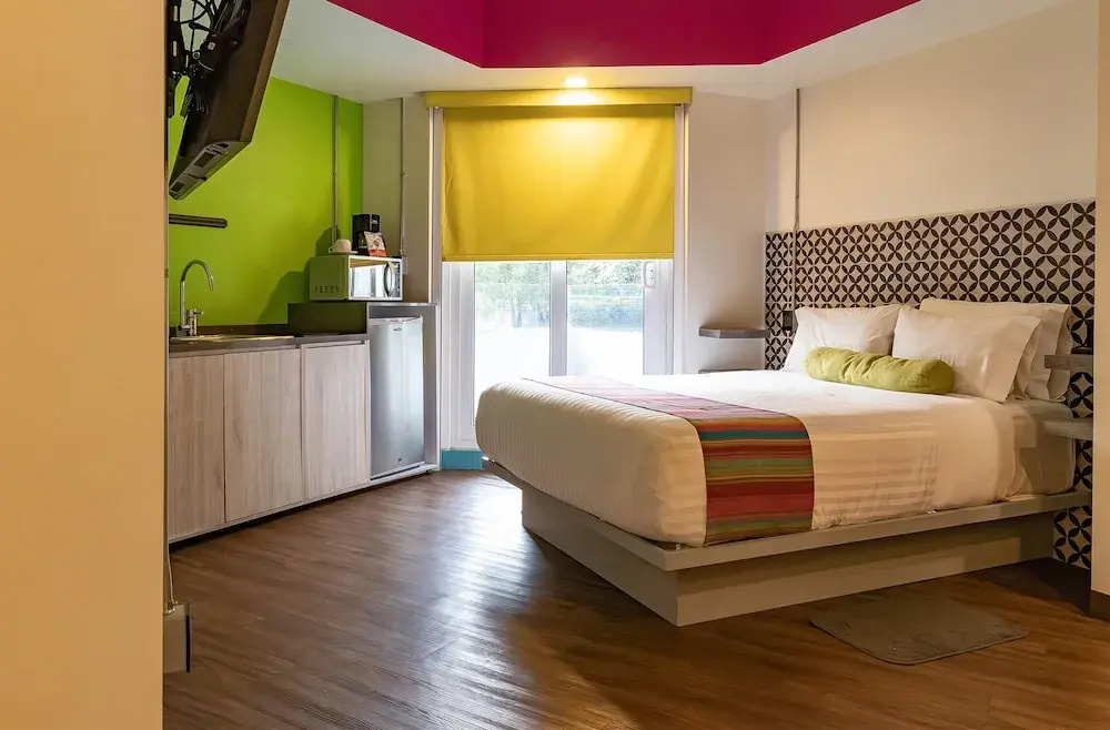 Double Suite with balcony (full double bed)