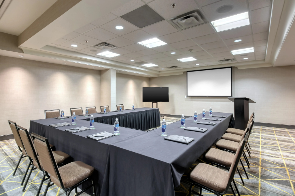 Holiday Inn Hotel & Suites Atlanta Airport-North by IHG - Général