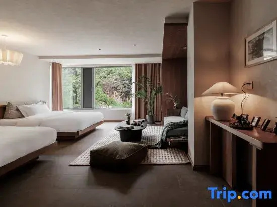 Premier room