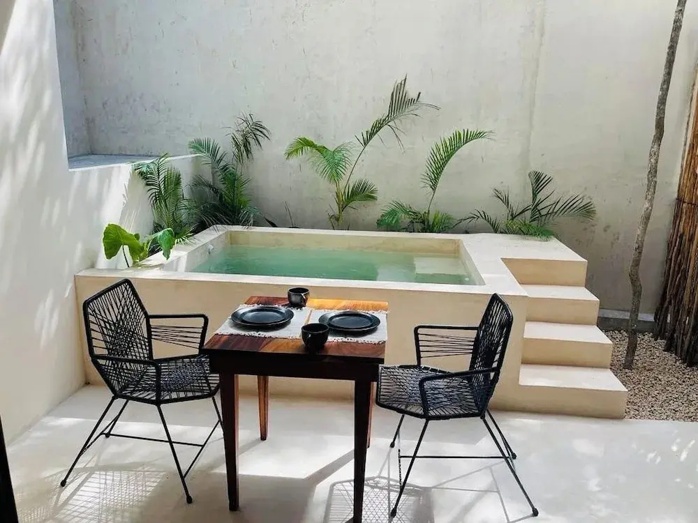Private Jacuzzi with Pool Studio S11