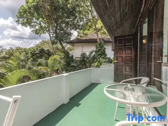 Двухместный номер Standard 2 отдельные кровати в On The Hill Karon Resort