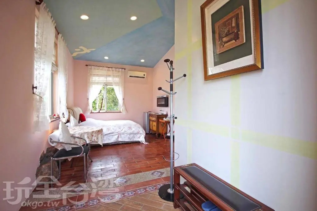 Standard Double room with garden view (full double bed)