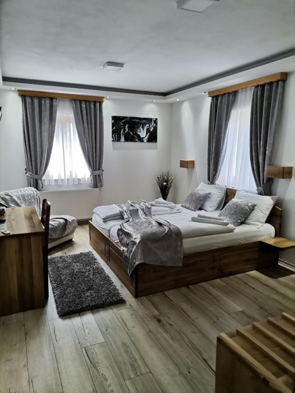 Rustic Inn River — 2